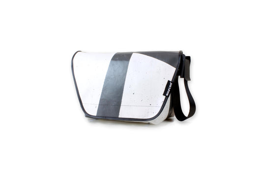 Messenger (M)