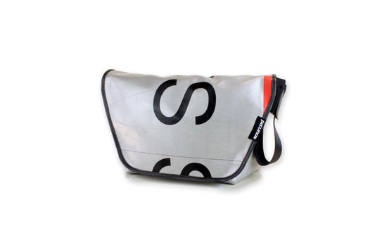 Messenger (M)