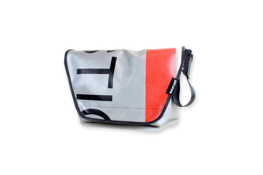 Messenger (M)